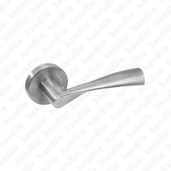 P.IN.8210 - Par puxador - Inox